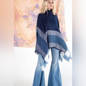 NWT! Turtleneck Poncho Azul